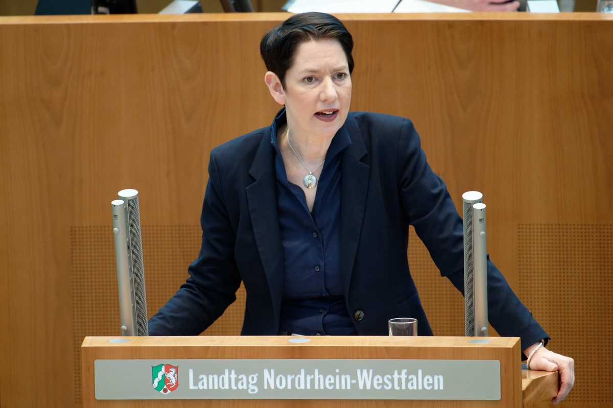 08.03.2023, Nordrhein-Westfalen, Düsseldorf: Silke Gorißen, Ministerin für Landwirtschaft und Verbraucherschutz (CDU), spricht bei der Plenarsitzung. Foto: Henning Kaiser/dpa +++ dpa-Bildfunk +++