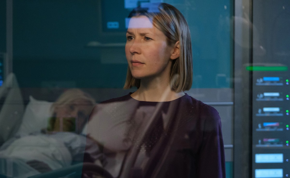 ARD/MDR IN ALLER FREUNDSCHAFT (992), &quot;Augenblicke&quot;, am Dienstag (20.08.24) um 21:00 Uhr im ERSTEN. Ab 13.08.2024, 21:00 Uhr in der ARD-Mediathek.
Christine Rehse (Lena Vogt, re.) hat einer u ...