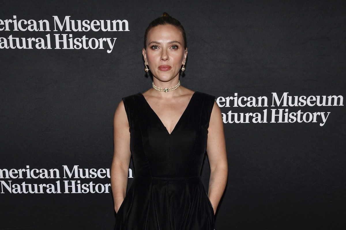 05.12.2024, USA, New York: Scarlett Johansson besucht die Museumsgala des American Museum of Natural History in New York. Foto: Evan Agostini/Invision via AP/dpa +++ dpa-Bildfunk +++