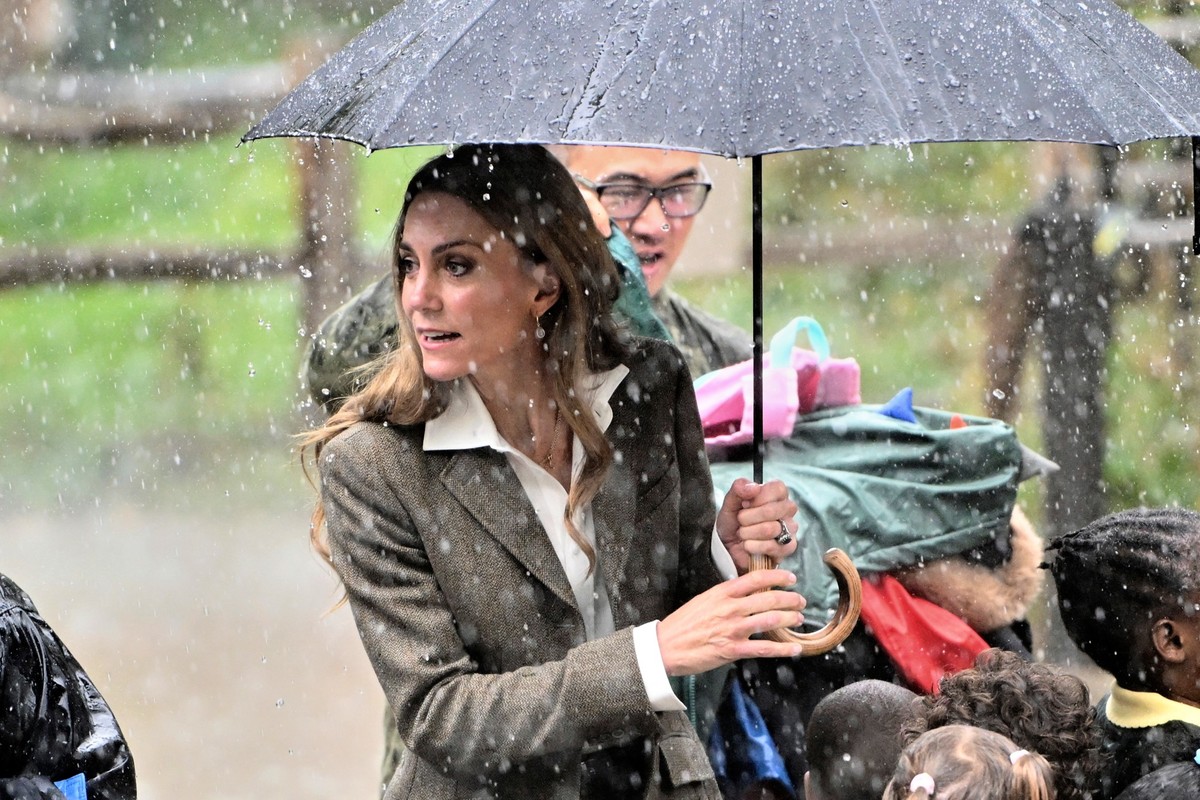 04.09.2025, Großbritannien, London: Die britische Prinzessin Kate von Wales besucht die neu gestalteten Gärten des Naturkundemuseums in London. Foto: Eddie Mulholland/Pool Daily Telegraph/AP/dpa +++ d ...