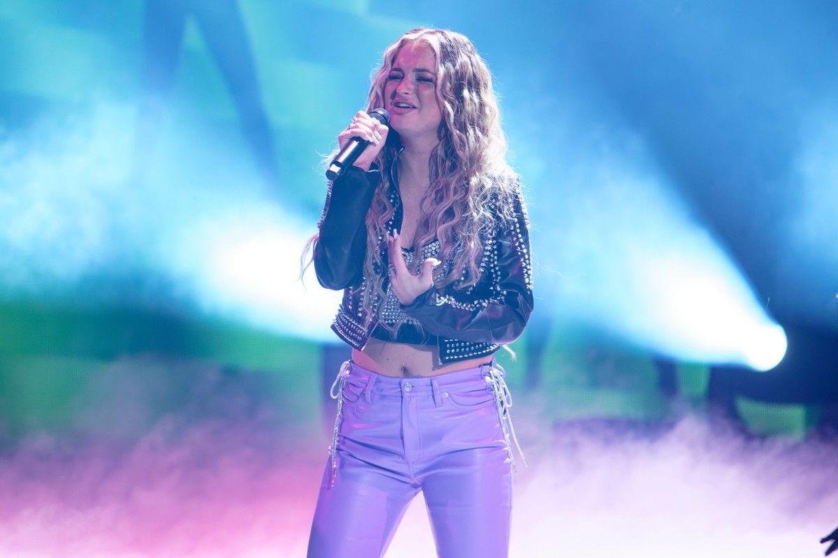 15.04.2023, Nordrhein-Westfalen, Köln: Kandidatin Monika Gajek steht beim dem Finale der Castingshow &quot;Deutschland sucht den Superstar&quot; auf der Bühne. Foto: Henning Kaiser/dpa +++ dpa-Bildfun ...