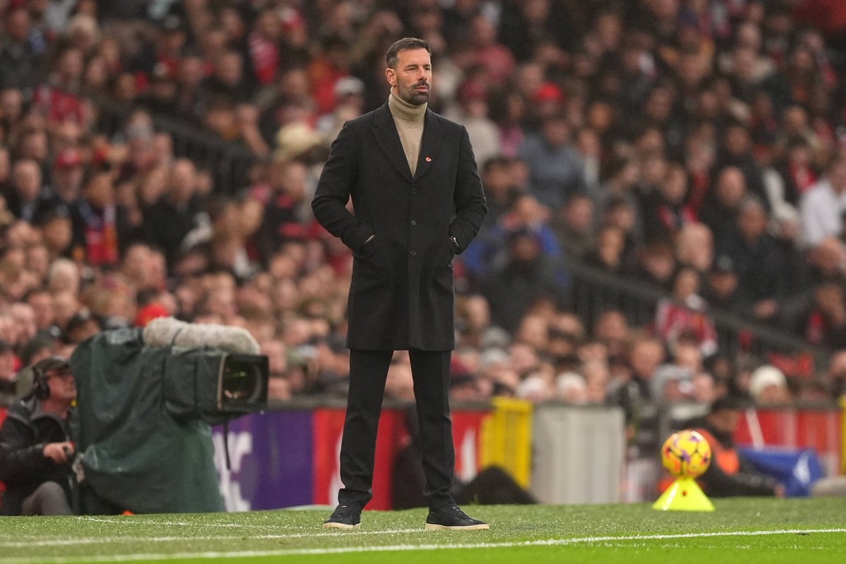 Manchester United, ManU v Leicester City - Premier League - Old Trafford Manchester United interim manager Ruud van Nistelrooy during the Premier League match at Old Trafford, Manchester. Picture date ...