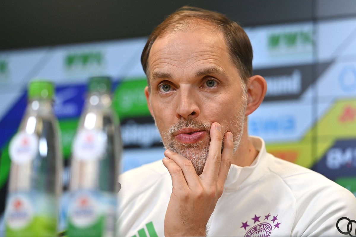 Trainer Thomas TUCHEL Bayern Muenchen, Gestik,skeptisch, Einzelbild,angeschnittenes Einzelmotiv,Portraet,Portrait,Porträt. Pressekonferenz. Fussball 1. Bundesliga Saison 2023/2024, 19.Spieltag, Spielt ...
