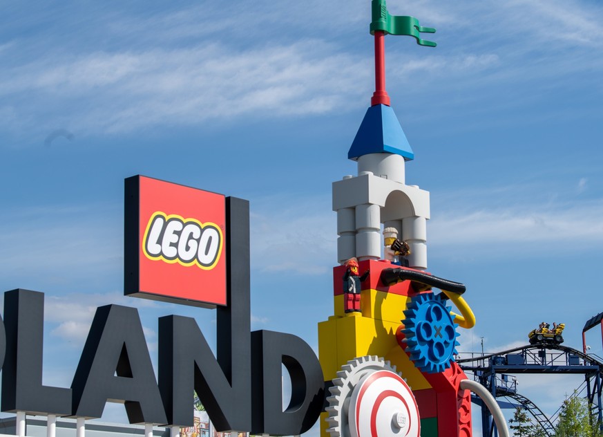 Im Legoland Günzburg wurden bei einem Achterbahn-Unfall 31 Menschen verletzt.