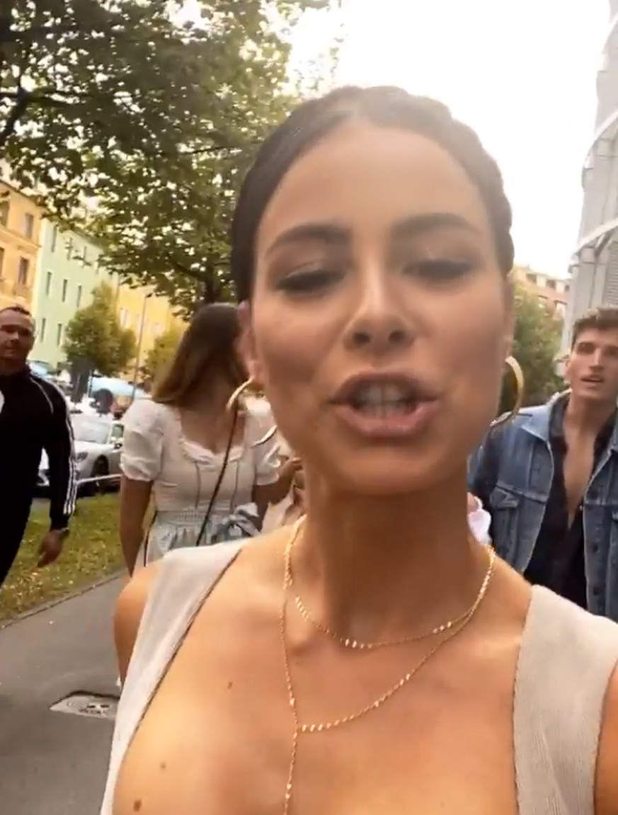 Lena mit Dirndl-Panne auf dem Oktoberfest – Kai Pflaume drückt ihr Blusen-Spruch rein