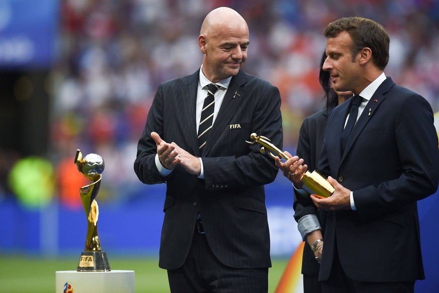 Mandatory Credit: Photo by Bagu Blanco/BPI/Shutterstock 10329047du UEFA president Gianni Infantino and France president Emmanuel Macron USA v Netherlands, FIFA Women s World Cup Final, Football, Stade ...