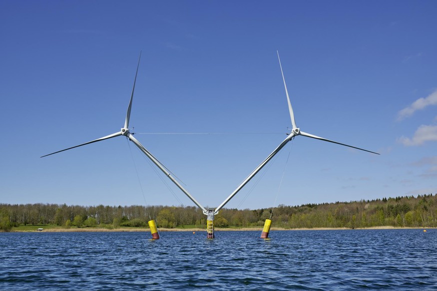 Die Testwindräder sind nur 18 Meter hoch, auf hoher See sollen sie dann aber zehn Mal so hoch sein.