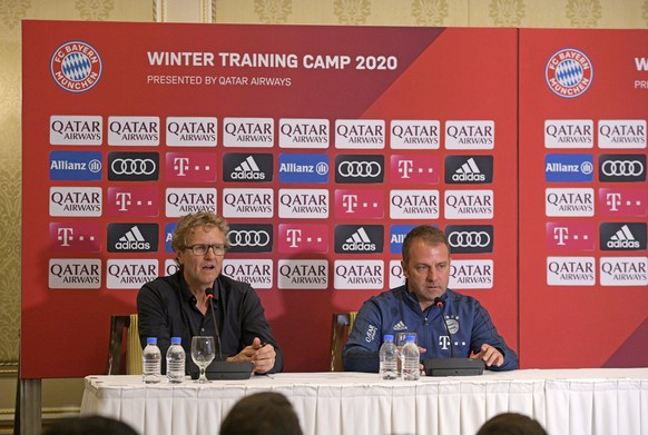 05.01.2020, Fussball 1. Bundesliga 2019/2020, FC Bayern M�nchen im Wintertrainingslager in Doha, Katar. v.re: Trainer Hans-Dieter Flick FC Bayern M�nchen mit Pressesprecher Dieter Nickles bei der Pres ...