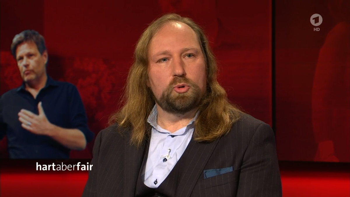 Anton Hofreiter hat keinen Grund zur schlechten Laune – aber besonders gut gelaunt wirkt er nicht.