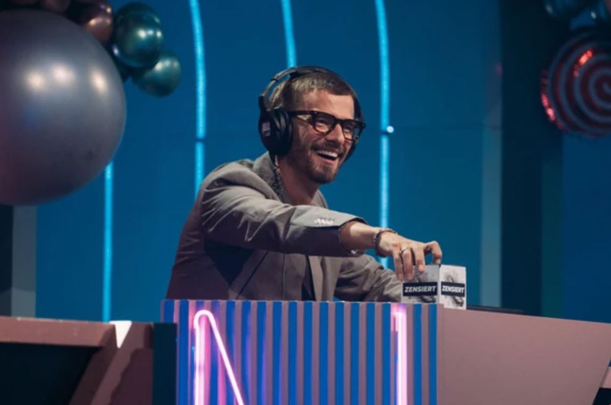 Joko Winterscheidt versucht, seine Show zurückzugewinnen.