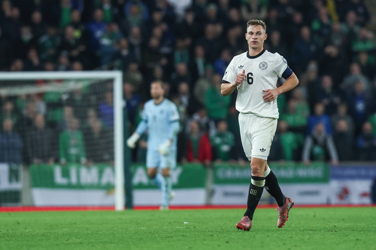 Fussball, UEFA European Qualifiers / WM Qualifikation Europa Gruppe A - 8.Spieltag Nordirland - Deutschland 13.10.2025, National Stadium at Windsor Park Joshua Kimmich Deutschland, 6 Belfast National  ...