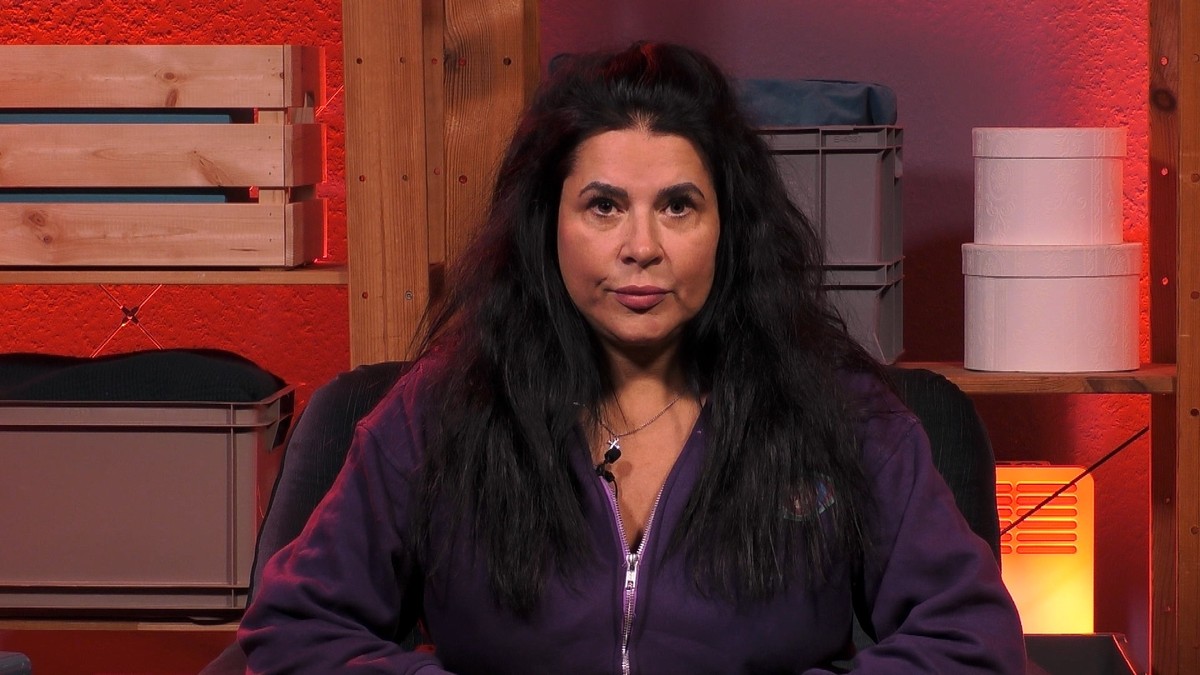 Promi Big Brother;
Motiv: Nominiert für den 1. Exit: Iris Klein. Copyright: SAT.1;
Bildredakteur: Clarissa Schreiner;
Rechtehinweis: Dieses Bild darf bis eine Woche nach Ausstrahlung honorarfrei fuer ...