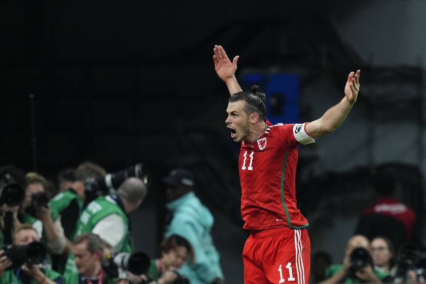 USA v Wales: Group B - FIFA World Cup, WM, Weltmeisterschaft, Fussball Qatar 2022 Gareth Bale Right Winger of Wales and Los Angeles FC in action during the FIFA World Cup Qatar 2022 Group B match betw ...