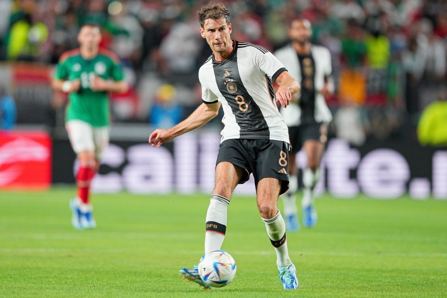 Soccer: MexTour-Germany at Mexico Oct 17, 2023 Philadelphia, PA, USA Germany midfielder Leon Goretzka 8 looks to pass against Mexico during the second half at Lincoln Financial Field. Philadelphia Lin ...