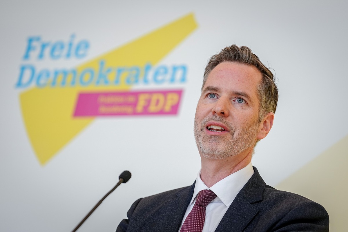 12.03.2025, Berlin: Christian Dürr, FDP- Fraktionsvorsitzender, gibt eine Pressekonferenz zu Beginn der Fraktionssitzung seiner Partei. Foto: Kay Nietfeld/dpa +++ dpa-Bildfunk +++