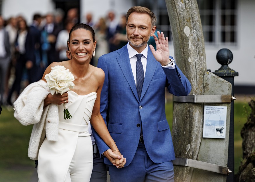 Franca Lehfeldt und Christian Lindner haben am vergangenen Wochenende auf Sylt geheiratet und viele prominente Gäste eingeladen.