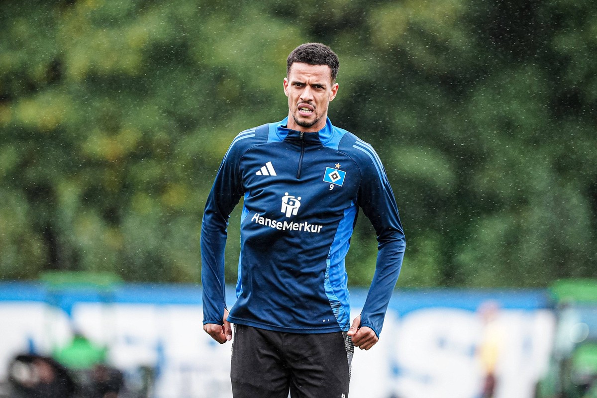 Robert Glatzel Hamburger SV, 09 GER, Hamburger SV vs. Aarhus GF, Fussball, Testspiel, Saison 2024/2025, 10.10.2024 GER, Hamburger SV vs. Aarhus GF, Fussball, Testspiel, Saison 2024/2025, 10.10.2024 Ha ...