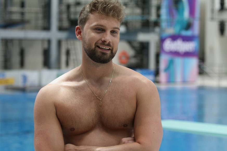 Dominik Stuckmann Fototermin zur TV-Show Das RTL Turmspringen am 02.06.2022 Berlin Schwimm- und Sprunghalle im Euro *** Dominik Stuckmann photo session for the TV show The RTL high diving on 02 06 202 ...