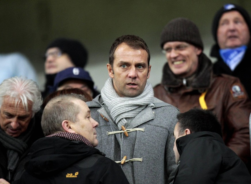 Von 2006 bis 2014 war Hansi Flick Co-Bundestrainer. Hier ein Foto von 2012. Damals waren auch Dufflecoats schwer angesagt.