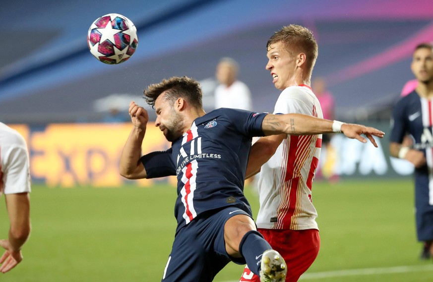 RB Leipzig - Paris SG / 18.08.2020 Lissabon, 18.08.2020, Estadio da Luz, Fussball, UEFA Champions League , Finalturnier 2020, Halbfinale , RB Leipzig vs. Paris Saint-Germain , Im Bild v.l.: Juan Berna ...