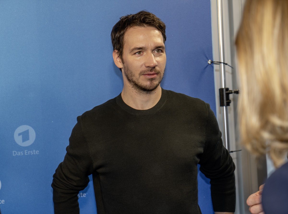Jahrespressekonferenz ARD, 3.12.2019 in Hamburg Felix Neureuther ARD-Sportexperte Andre Poling *** Annual press conference ARD, 3 12 2019 in Hamburg Felix Neureuther ARD sports expert Andre Poling