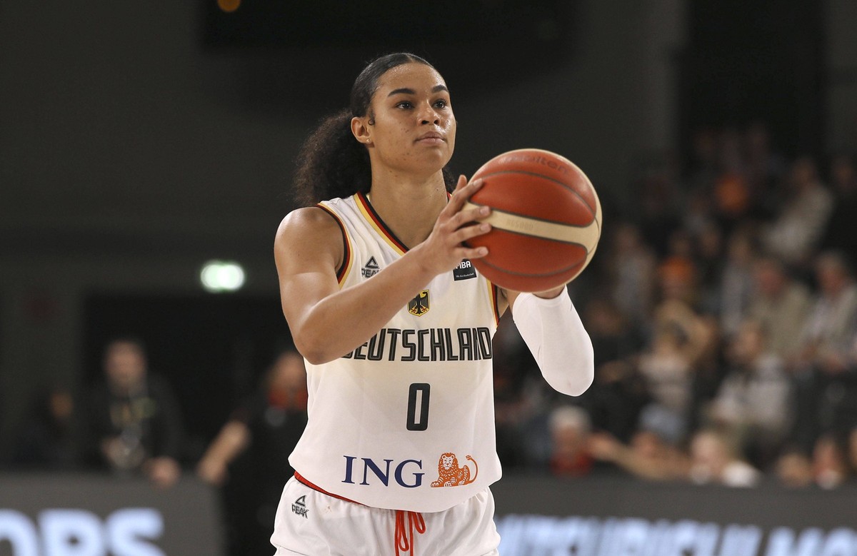 Satou Sabally GER Basketball L