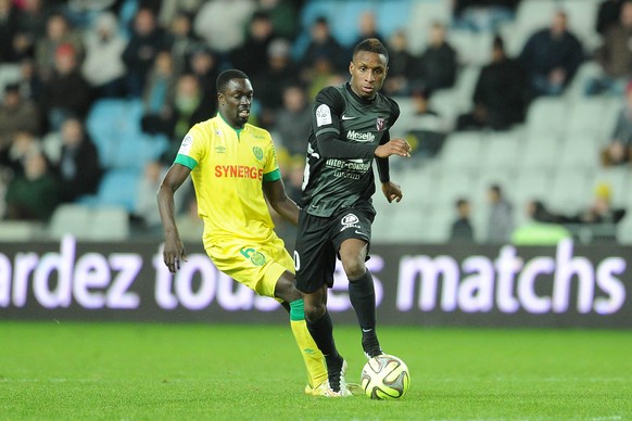 Von 2010 bis 2015 spielte Bouna Sarr (r.) beim FC Metz, trug die Rückennummer zehn.