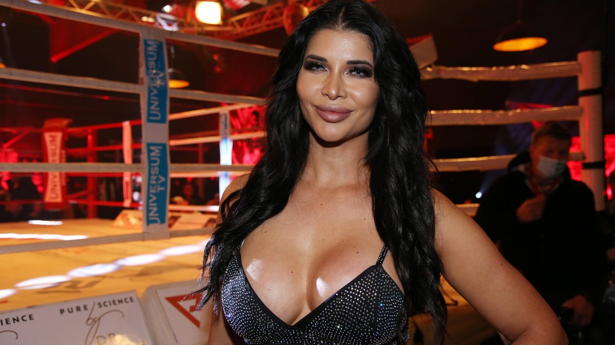 Микаэла Шефер трахетца
