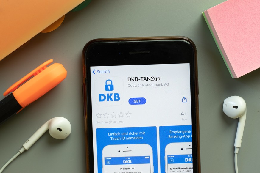 New York, United States - 7 November 2020: DKB-Tan2go app store logo on phone screen, Illustrative Editorial. xkwx app, app logo, app icon, logo, icon, logotype, service, app store, phone, mobile, scr ...