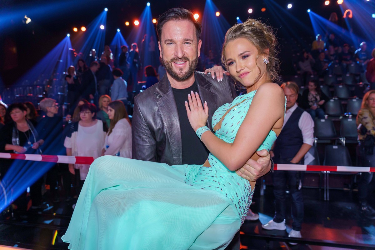 Let s Dance am 06.03.2020 in den MMC Studios in K�ln Playboymodel Laura M�ller und Michael Wendler *** Let s Dance on 06 03 2020 in the MMC Studios in Cologne Playboy model Laura M�ller and Michael We ...