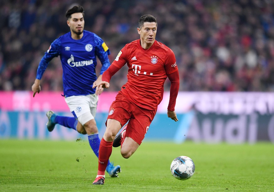 Fussball 1. Bundesliga Saison 2019/2020 19. Spieltag FC Bayern Muenchen - FC Schalke 04 25.01.2020 Robert Lewandowski FC Bayern Muenchen am Ball *** Football 1 Bundesliga Season 2019 2020 19 Matchday  ...