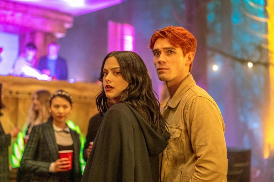 &quot;Riverdale&quot;-Fans erwarten mit Spannung einen großen Zeitsprung in Staffel 5. Mit eben dem wird das Leben für Archie und Co. aber offenbar nicht leichter.