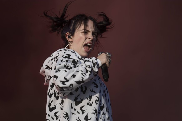 Billie Eilish bei einem Auftritt in Stockholm 2019.