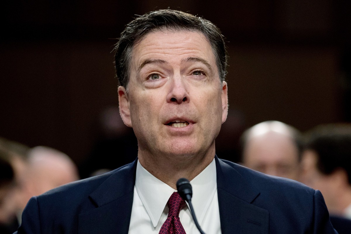 ARCHIV - 08.06.2017, USA, Washington: James Comey, ehemaliger FBI-Direktor, spricht bei seiner Anhörung vor dem Geheimdienstausschuss des US-Senats. (zu dpa: «Früherer FBI-Chef und Trump-Widersacher C ...