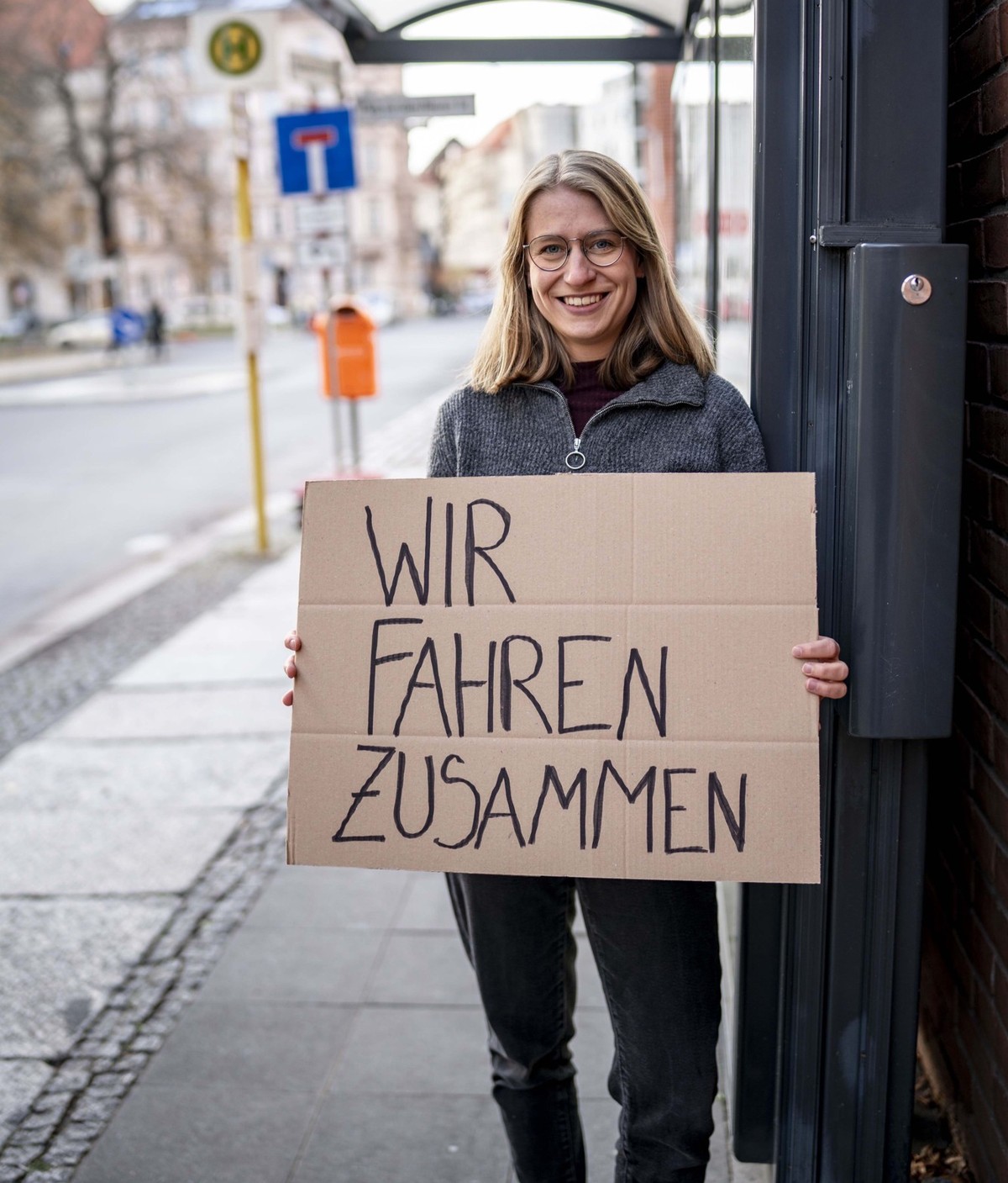 Svenja Appuhn unterstützt als Sprecherin der Grünen Jugend die Kampagne &quot;Wir fahren zusammen&quot; von Fridays for Future und Verdi