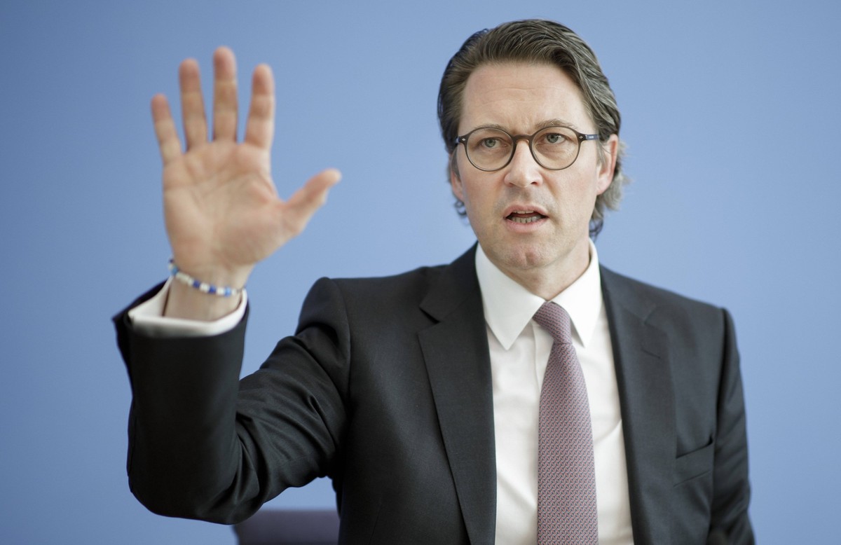 News Themen der Woche KW13 News Bilder des Tages Bundesverkehrsminister Andreas Scheuer, CSU, bei einer Pressekonferenz zur Corona-Krise. Berlin, 26.03.2020 Berlin Deutschland *** Federal Transport Mi ...