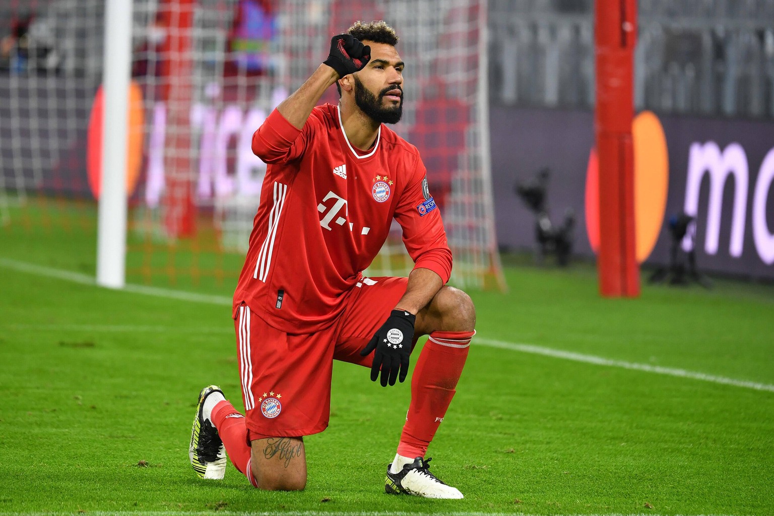 "Man darf nicht wegsehen, man muss auch aktiv sein und Stellung beziehen", sagte Bayern-Star Eric Maxim Choupo-Moting nach dem Spiel. Der Stürmer traf zum 2:0 gegen Lok Moskau.