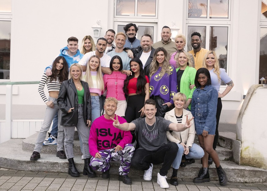 vorne von links: Johnny, Oskar, Mel
mitte von links: Elif, Jessi, Paula, Michelle, Emma, Nina, Svenja, Sandra
hinten von links: Max, Anna, Mesut, Olli, Ben, Kenan, Jan, Mario, Barbie, George / Weitere ...