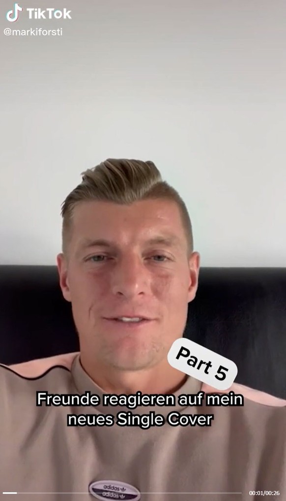 Toni Kroos bewertet Mark Forsters Single-Cover.