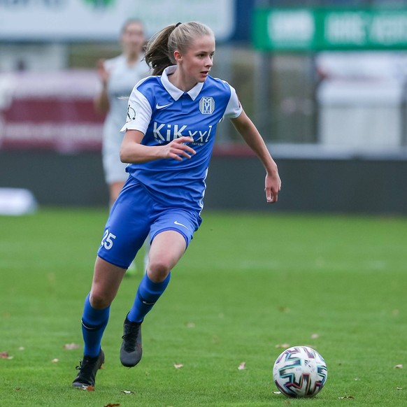v.li.: Vivien Endemann SV Meppen, 25 am Ball, Aktion, Action, DIE DFB-RICHTLINIEN UNTERSAGEN JEGLICHE NUTZUNG VON FOTOS ALS SEQUENZBILDER UND/ODER VIDEOAeHNLICHE FOTOSTRECKEN. DFB REGULATIONS PROHIBIT ...