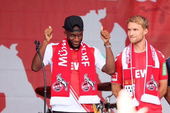 Sebastian Andersson (r.) musste Modeste bisher beim Toreschießen zugucken.