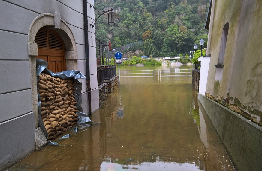 Hochwasser in Passau, Bayern. Die Hochwasserlage am Inn und an der Donau hat sich in der Nacht auf Dienstag etwas beruhigt. Mit der h