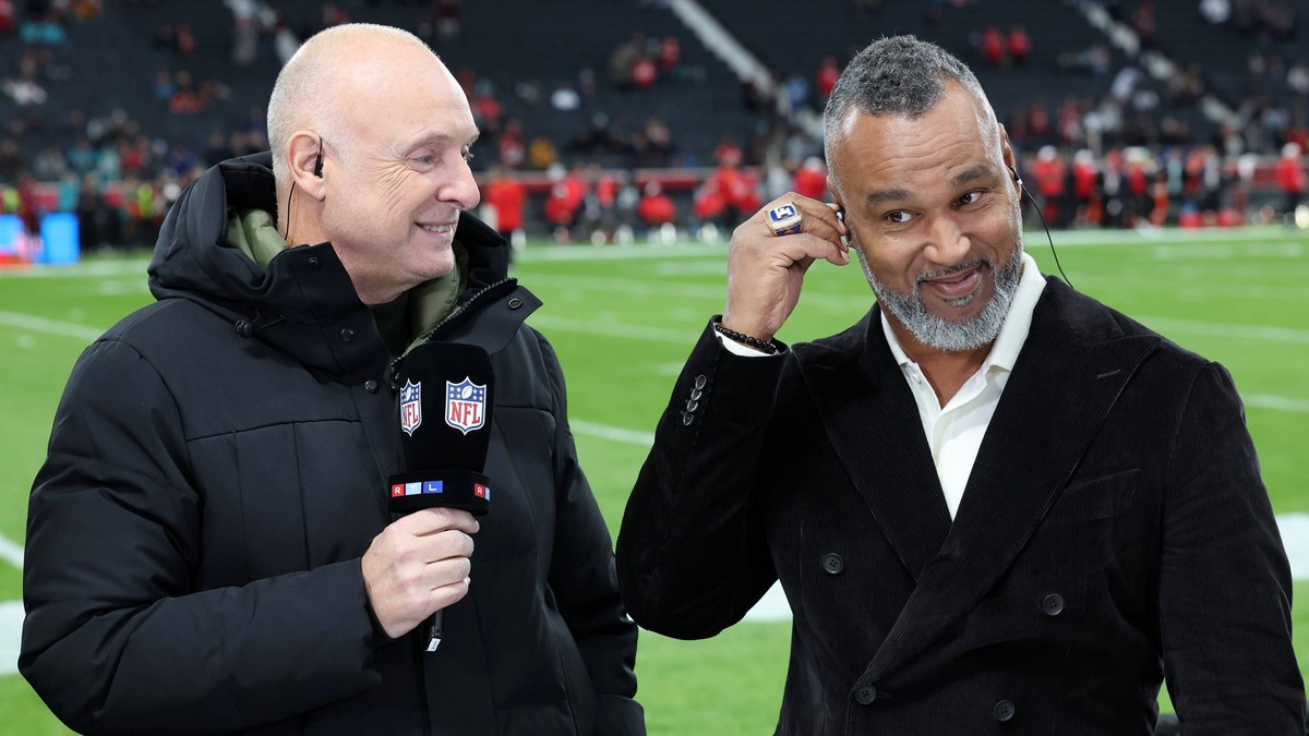Frank Buschmann RTL mit Patrick Coach Esume Commissioner der European League of Football im Interview, Kansas City Chiefs - Miami Dolphins , NFL, American Football Herren, USA German Games 2023 Frankf ...