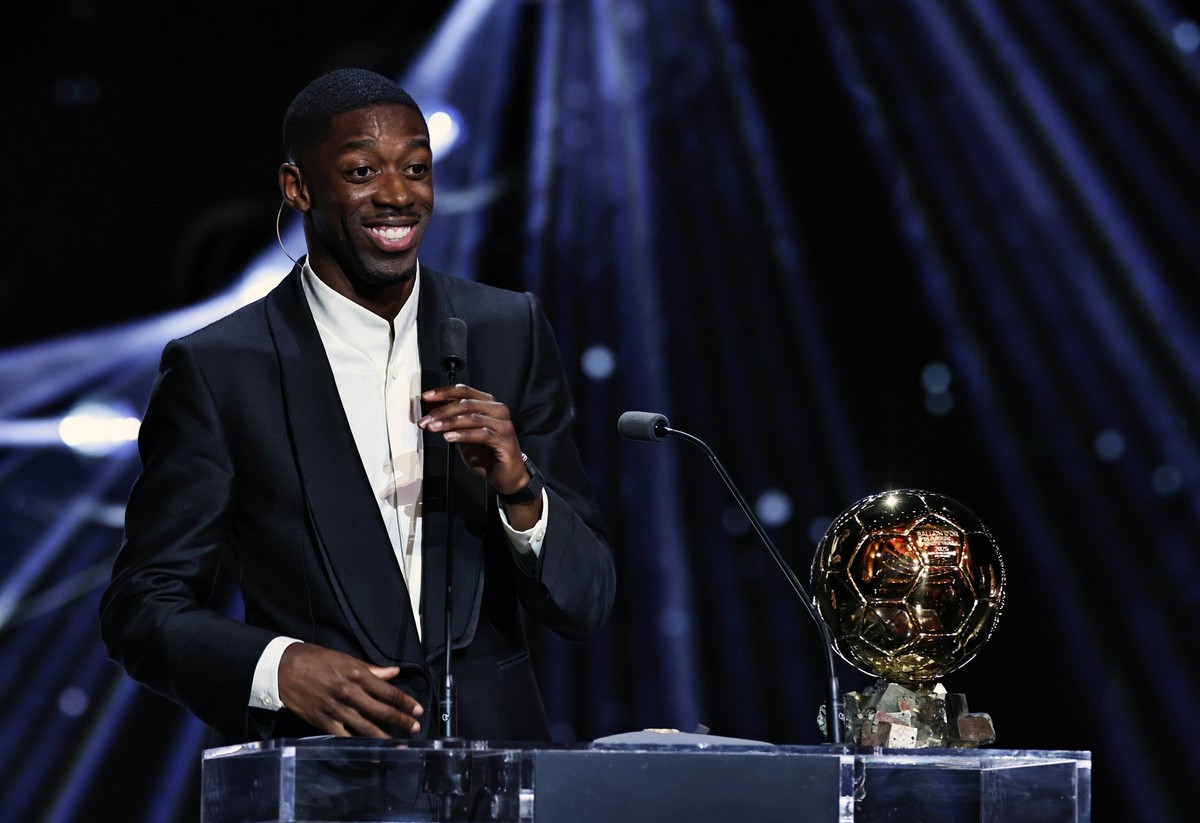 250923 -- PARIS, Sept. 23, 2025 -- Paris Saint-Germain s French player Ousmane Dembele speaks after winning the men s Ballon d Or awards during the 2025 Ballon d Or France Football award ceremony at t ...