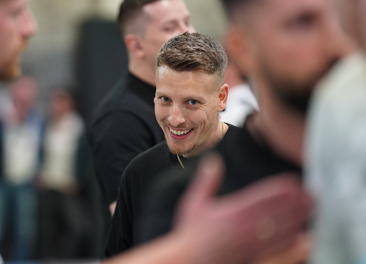 Comedian und Teammanager von Beton Berlin Felix Lobrecht. 25.03.2024, Fussball, Baller League, GER, K�ln, Motorworld World K�ln *** Comedian and team manager of Beton Berlin Felix Lobrecht 25 03 2024, ...