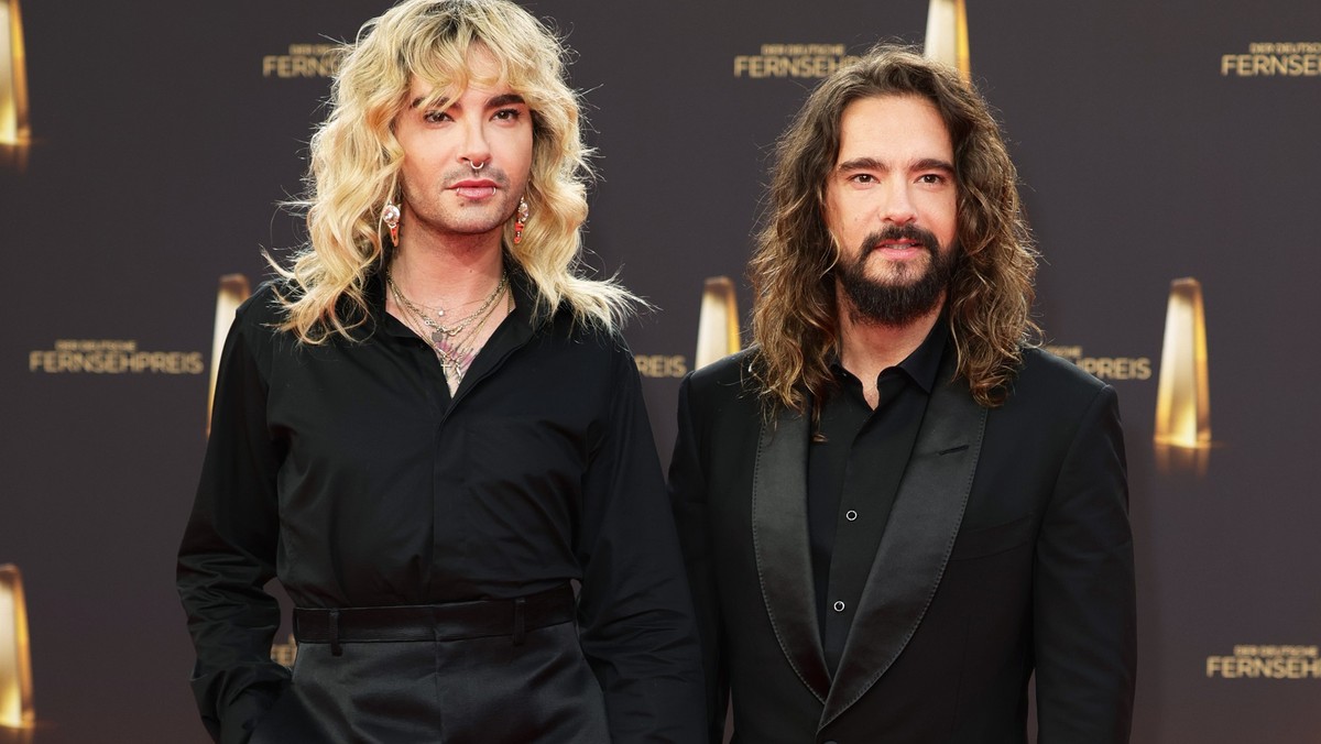 COLOGNE, GERMANY - SEPTEMBER 28: Bill Kaulitz and Tom Kaulitz attend the Red Carpet at the German Television Award (Deutscher Fernsehpreis) at MMC Studios on September 28, 2023 in Cologne, Germany. (P ...