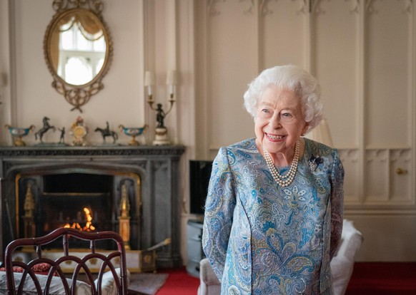Audiences at Windsor Castle. Queen Elizabeth II during an audience with President of Switzerland Ignazio Cassis at Windsor Castle. Picture date: Thursday April 28, 2022. See PA story ROYAL Queen. Phot ...