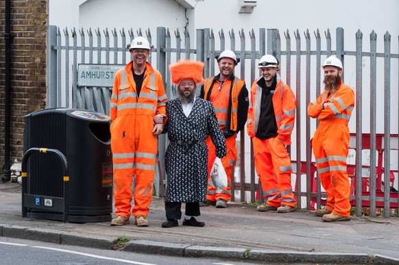 Dieser Mann feierte das Purim-Fest in London.