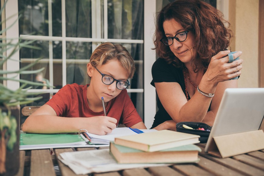 Digitale Schule – dabei gibt es in Deutschland nach Ansicht vieler Eltern noch viel Nachholfbedarf.