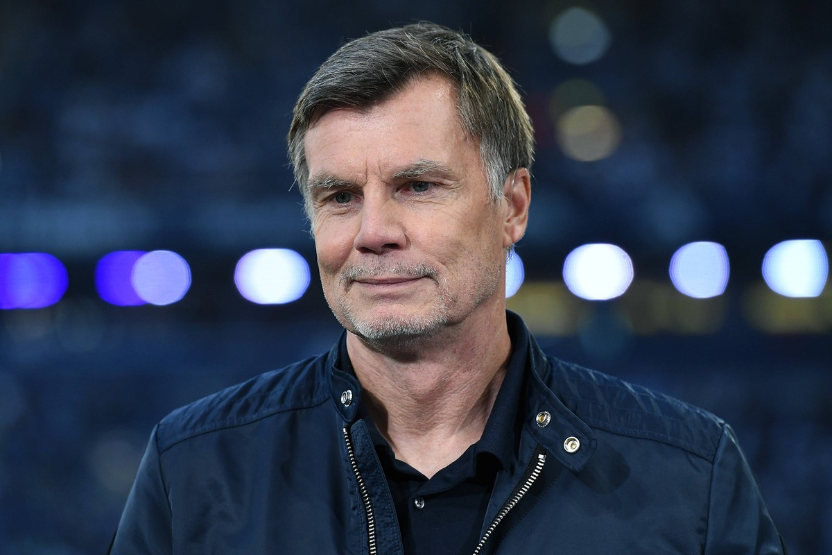 Fu�ball 2. Bundesliga 1. Spieltag FC Schalke 04 - Hertha BSC Berlin am 01.08.2025 in der Veltins Arena in Gelsenkirchen Thomas Helmer ran-Experte DFL regulations prohibit any use of photographs as ima ...